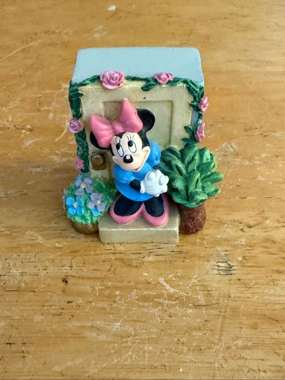 Lenox Disney Minnie Mouse Garden Door Miniature Figurine 2” Porcelain (9483)